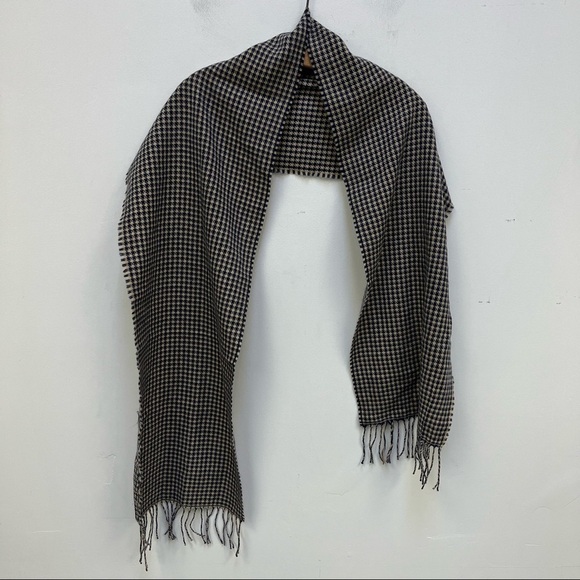 Woven Houndstooth Scarf - Picture 1 of 4